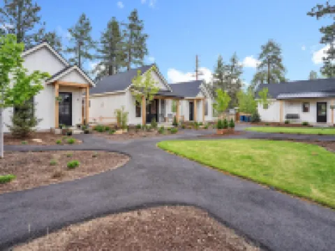 The Scout Boutique Cottages Hotels in Sisters