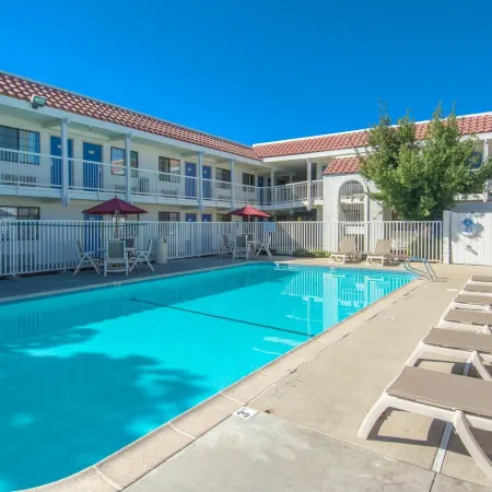 Motel 6 Redding, CA - South