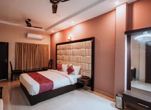 Bajaj's Karwan Inn