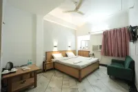 Subhash Hotel - Parkplatz