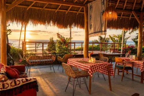Vila Tiga Ratu dan Homestay - pantai
