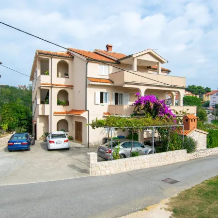 Apartments Mirjana V