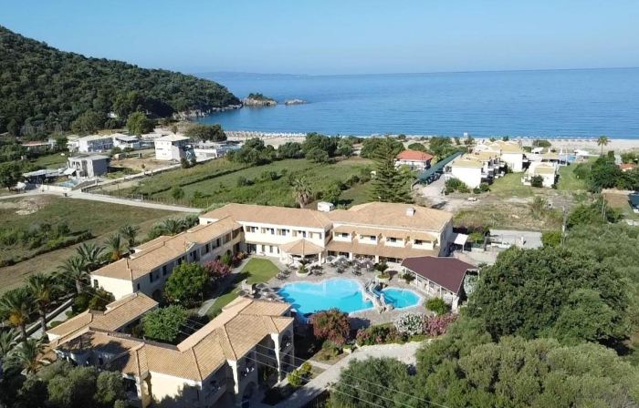 Karavostasi Beach Hotel