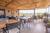 Fly Inn Madagascar Hotel - Navette Gratuite H24 - à 300m de l'Aéroport International - Frühstück