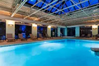 La Quinta Inn & Suites by Wyndham Madison American Center Hotels in Madison