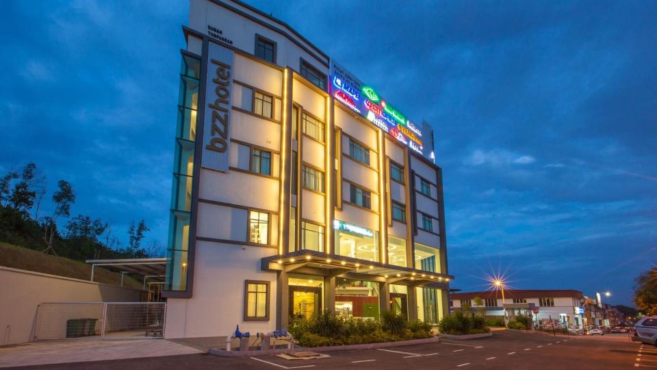 Bzz Hotel Skudai