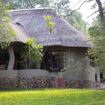 Milima Big 5 Safari Lodge Hotel Exterior