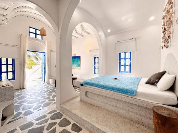 Santorini Villa Cam Ranh Отели в г. Камрань