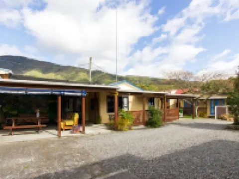 紅杉背包族小旅館 皮克頓酒店