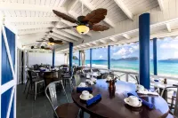 Sebastian's on the Beach Hotel - Bãi đậu xe