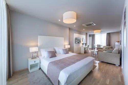 Apartments & Rooms Preelook - 4-Star