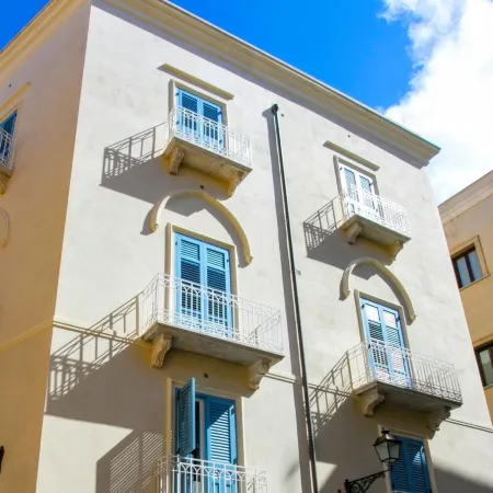 Zibibbo Suites & Rooms - Aparthotel in Centro Storico a Trapani