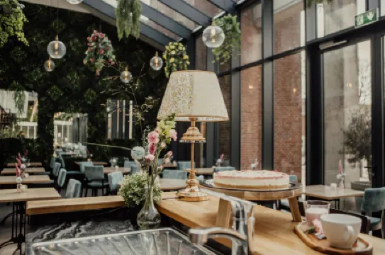 Chasse Residency Hotel Отели рядом с достопримечательностью «Мост Питон»