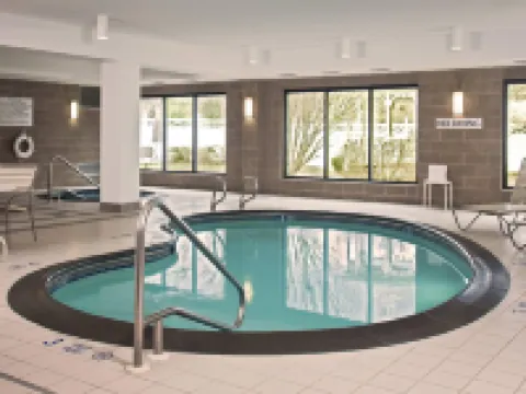 コートヤード バイ マリオット アルバニー スルーウェイ オールバニーのホテル