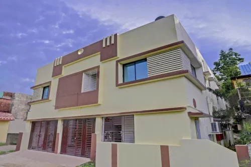 Goroomgo Luxury Star Inn 3 Bhubaneswar