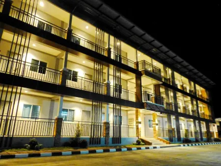 Baan Phra Chan Отели в г. Сакон Нахон