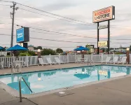 Rodeway Inn & Suites - piscine