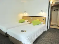 Kyriad Chalons EN Champagne - Saint Martin Hotels in Département Marne