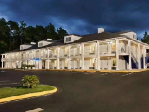 Baymont by Wyndham Kingsland Hotels in Kingsland