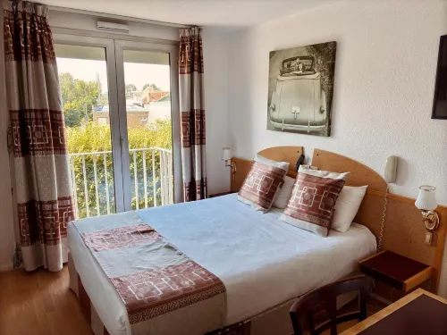 Kyriad Direct Arpajon Hotels in Linas