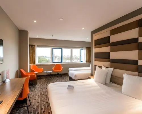 XO Hotels Blue Tower Hotels near BOX