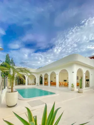 Casa Del Sol by Nginapsini - Villas