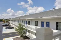 Motel 6 Middleburg Heights, Oh - Cleveland - Kæledyr tilladt