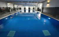 Macdonald Inchyra Hotel and Spa - Pools