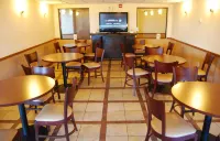 Super 8 by Wyndham Oklahoma City - 朝食