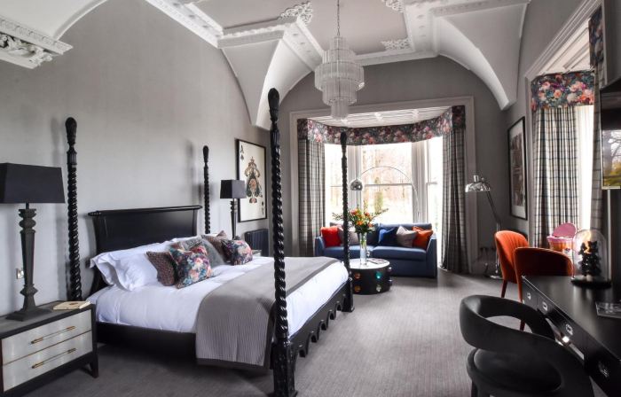 The Meadowpark Bar, Kitchen & Rooms