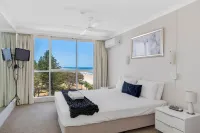 Golden Sands on the Beach - Absolute Beachfront Apartments - spa