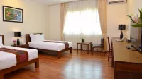 Emerald Palace Hotel - parking