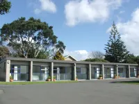 New Plymouth Top 10 Holiday Park - С бассейном
