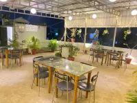 La Paradise Residency - Pensionat