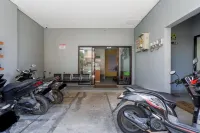 Urbanview Hotel Aloevera Pontianak - موقف سيارات