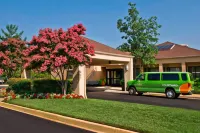Courtyard New Carrollton Landover Hotels near Edible Arrangements