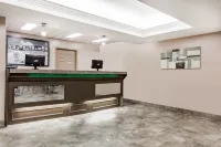 슈퍼 8 바이 윈덤 사스카툰 니어 사스카툰 에어포트