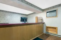 Super 8 by Wyndham Milbank SD Hotels in Ortonville Township