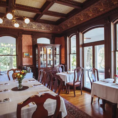 Cedar Crest Inn