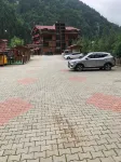 Elif Inan Hotel - parkir