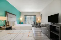 La Quinta Inn & Suites by Wyndham Batavia Hotels in Batavia