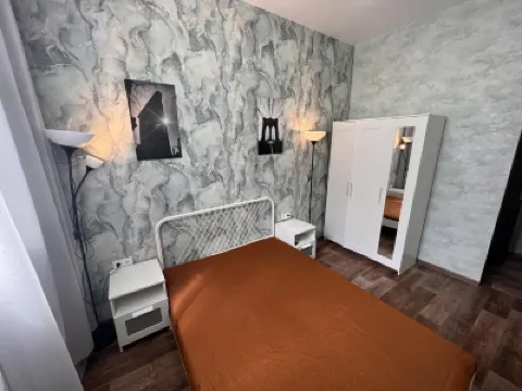 Apartment la Noche on Serova 酒店