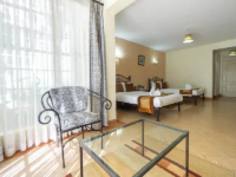 ルケニヤ ゲートウェイ アティ・リバーのホテル