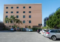 โรงแรมแอดิเลดริเวียร่า - ที่มีที่จอดรถ
