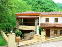 Roes Suites Hotels in Almopia