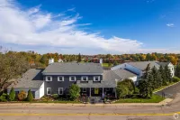 The Aurora Inn Hotel and Event Center - 3-Star