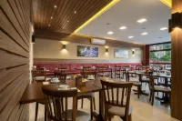 菲歐雷澤中央飯店 - 早餐