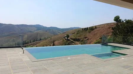 Beyond Pines Отели рядом с достопримечательностью «Vagamon Meadows»