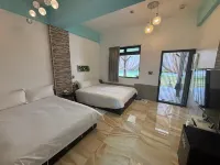 Small House - Cliff Hotels in Maobitou