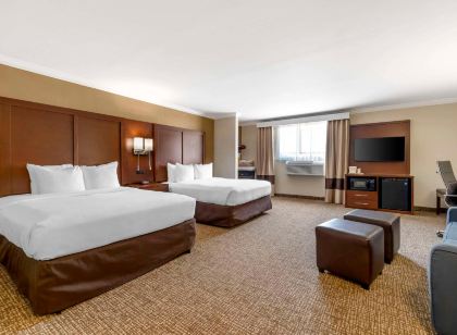 Comfort Suites